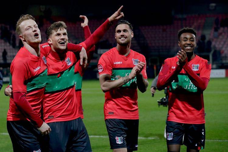 表现始终稳 表现始终稳